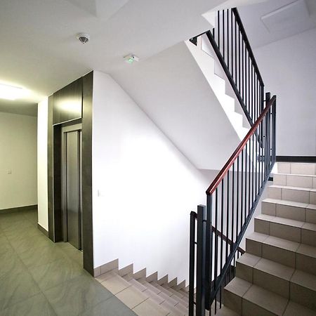 Airport Okecie Klobucka P&O Serviced Apartments Varsovia Exterior foto