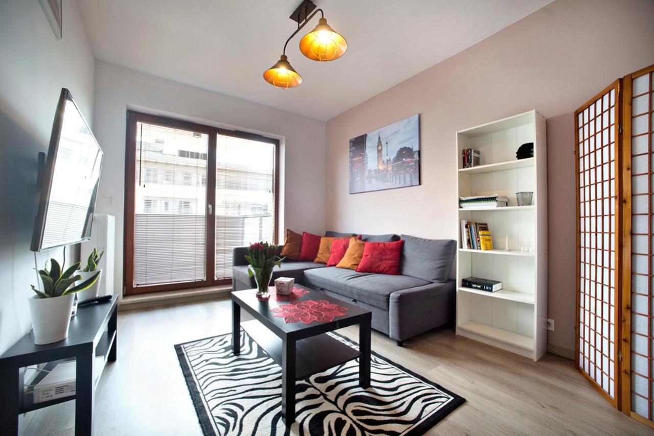Airport Okecie Klobucka P&O Serviced Apartments Varsovia Exterior foto