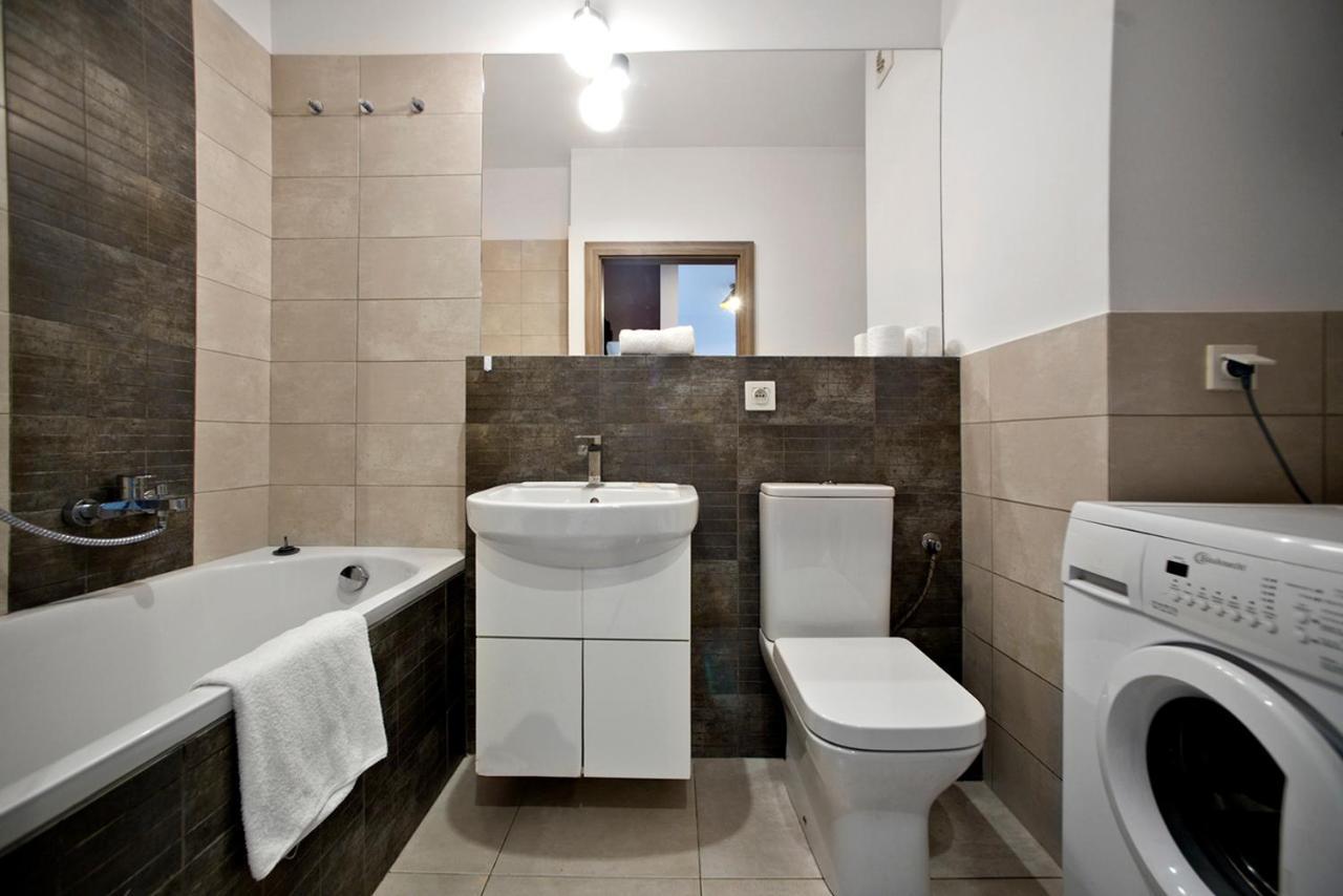 Airport Okecie Klobucka P&O Serviced Apartments Varsovia Exterior foto