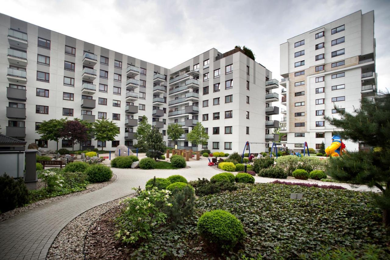 Airport Okecie Klobucka P&O Serviced Apartments Varsovia Exterior foto